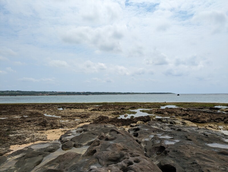 2025年の夏に、球海溝の海底に大噴火とそれによる大津波で、沖縄、九州、四国、 本州の太平洋側で50ｍ級の大津波の恐れが！？ （『岩戸開き13号』記事、梨岡京美さんの緊急提言より）